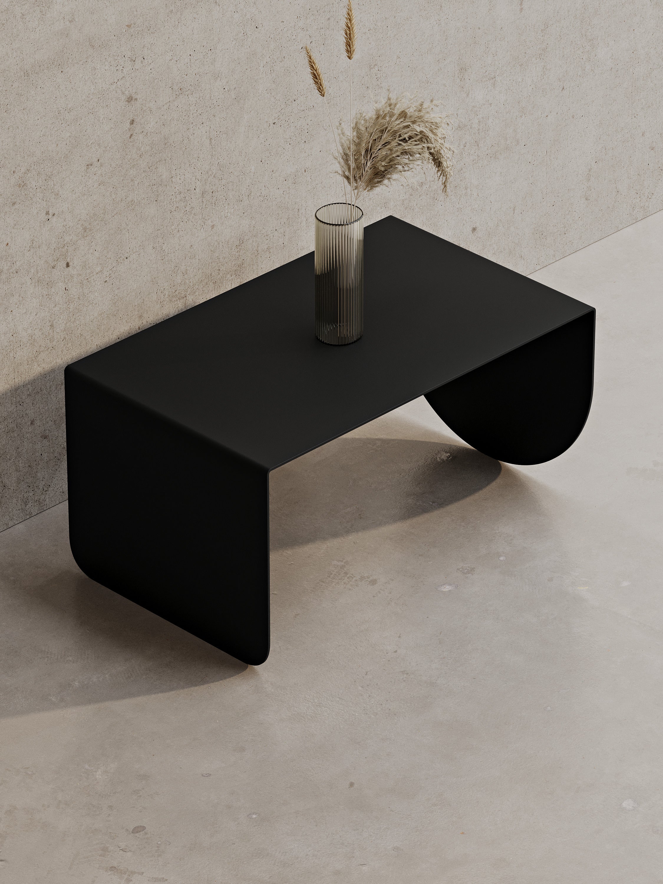 Tavolino da caffè minimalista in metallo