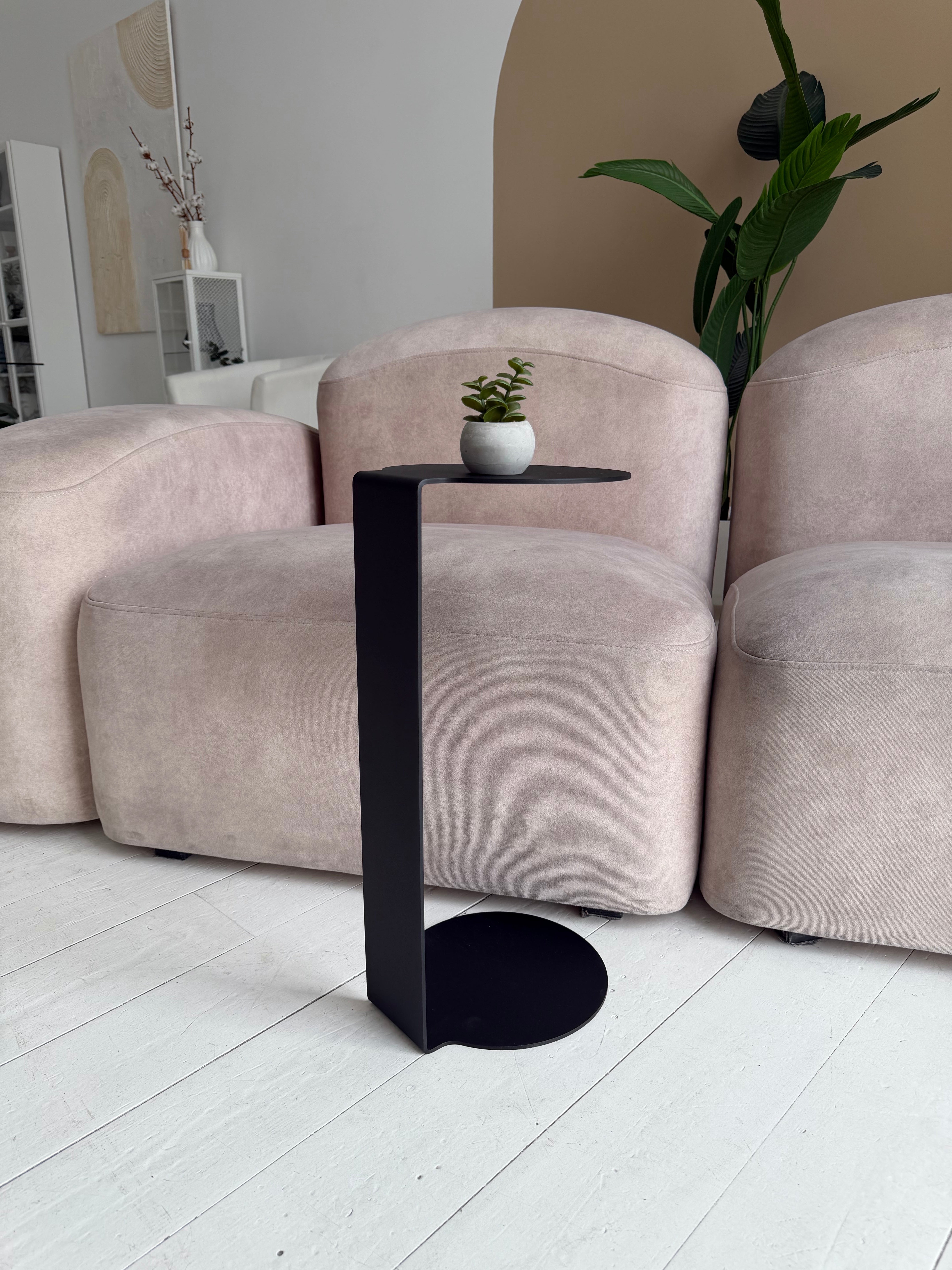 Tavolino rotondo in metallo – Acciaio verniciato a polvere minimalista, nero o bianco