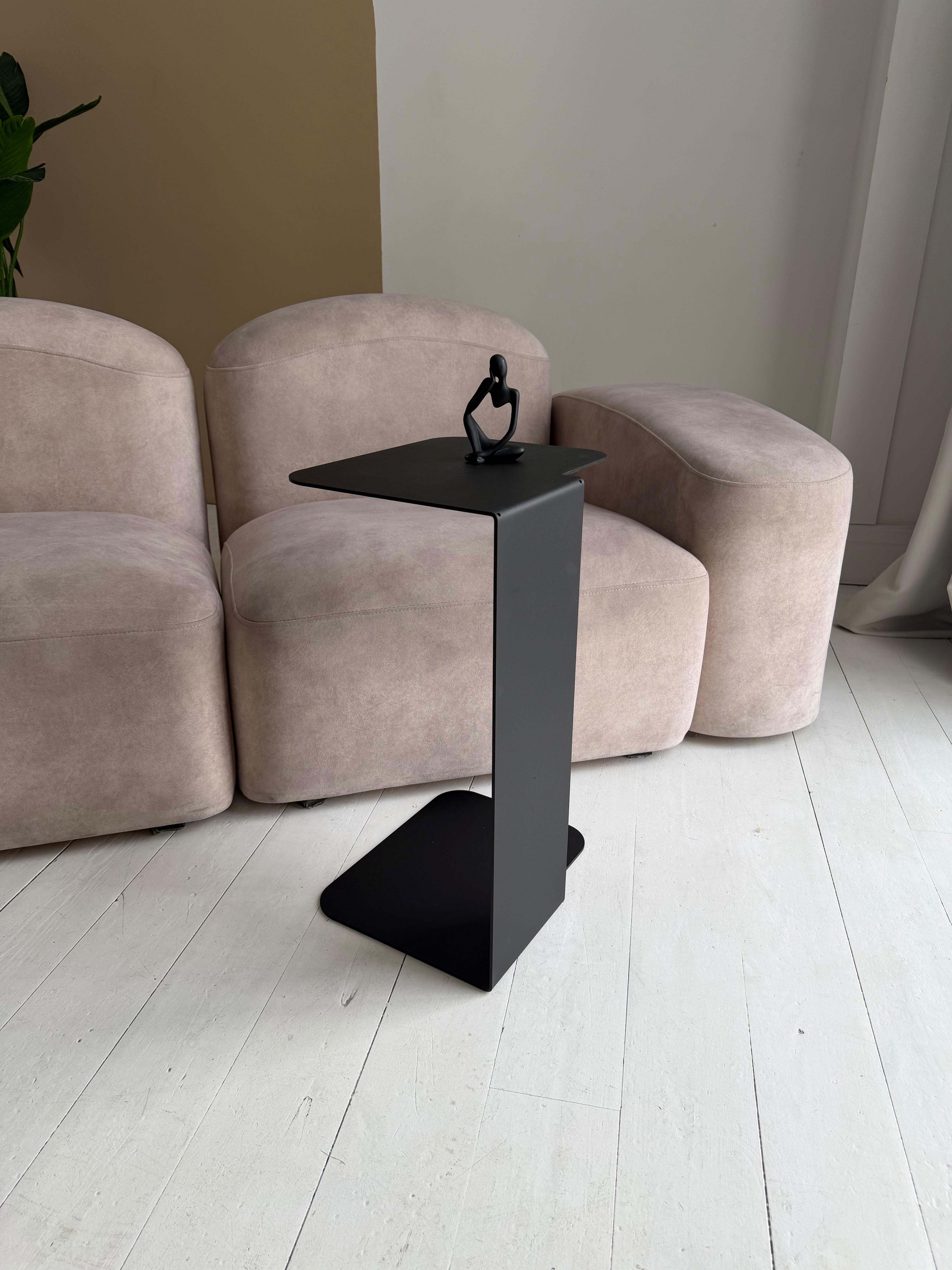 Tavolino laterale in metallo moderno e minimalista, tavolino da caffè