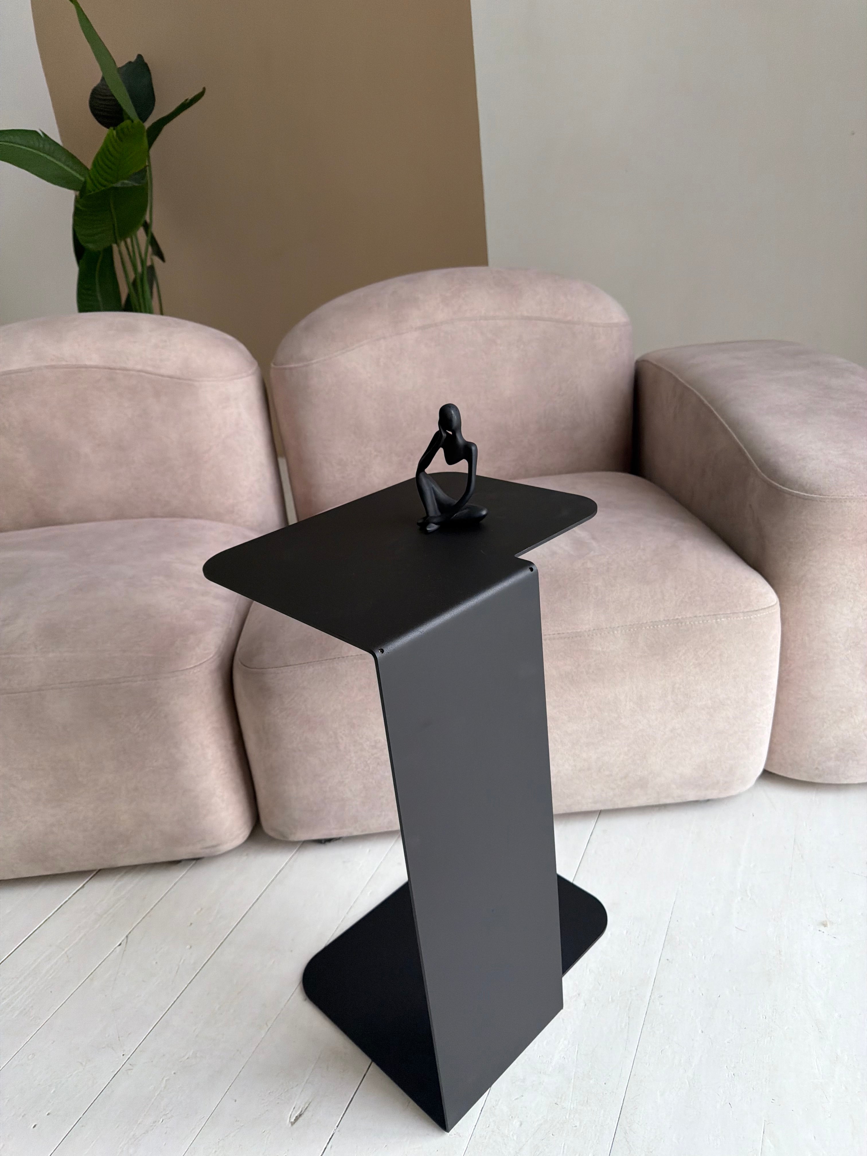Tavolino laterale in metallo moderno e minimalista, tavolino da caffè