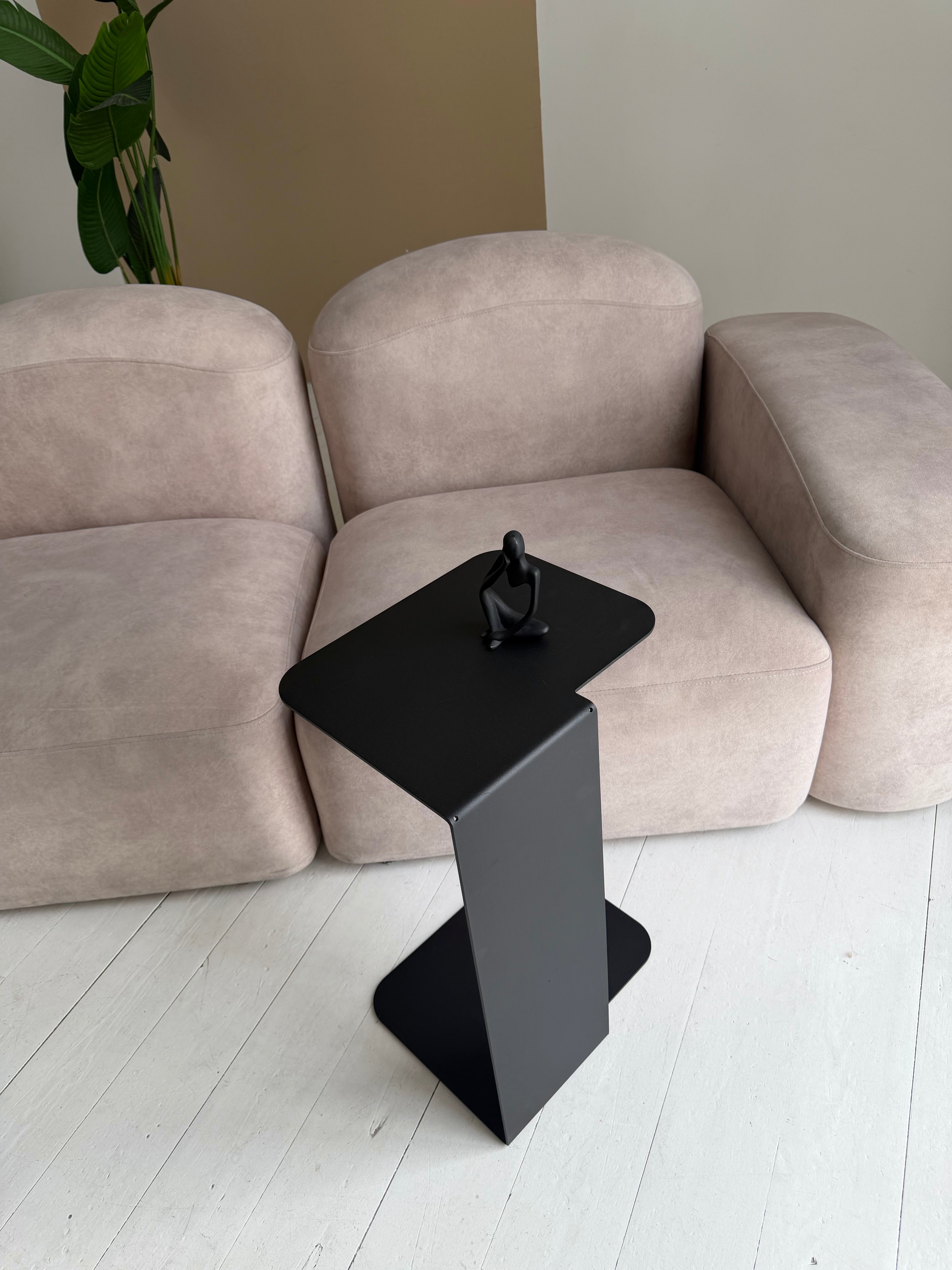 Tavolino laterale in metallo moderno e minimalista, tavolino da caffè