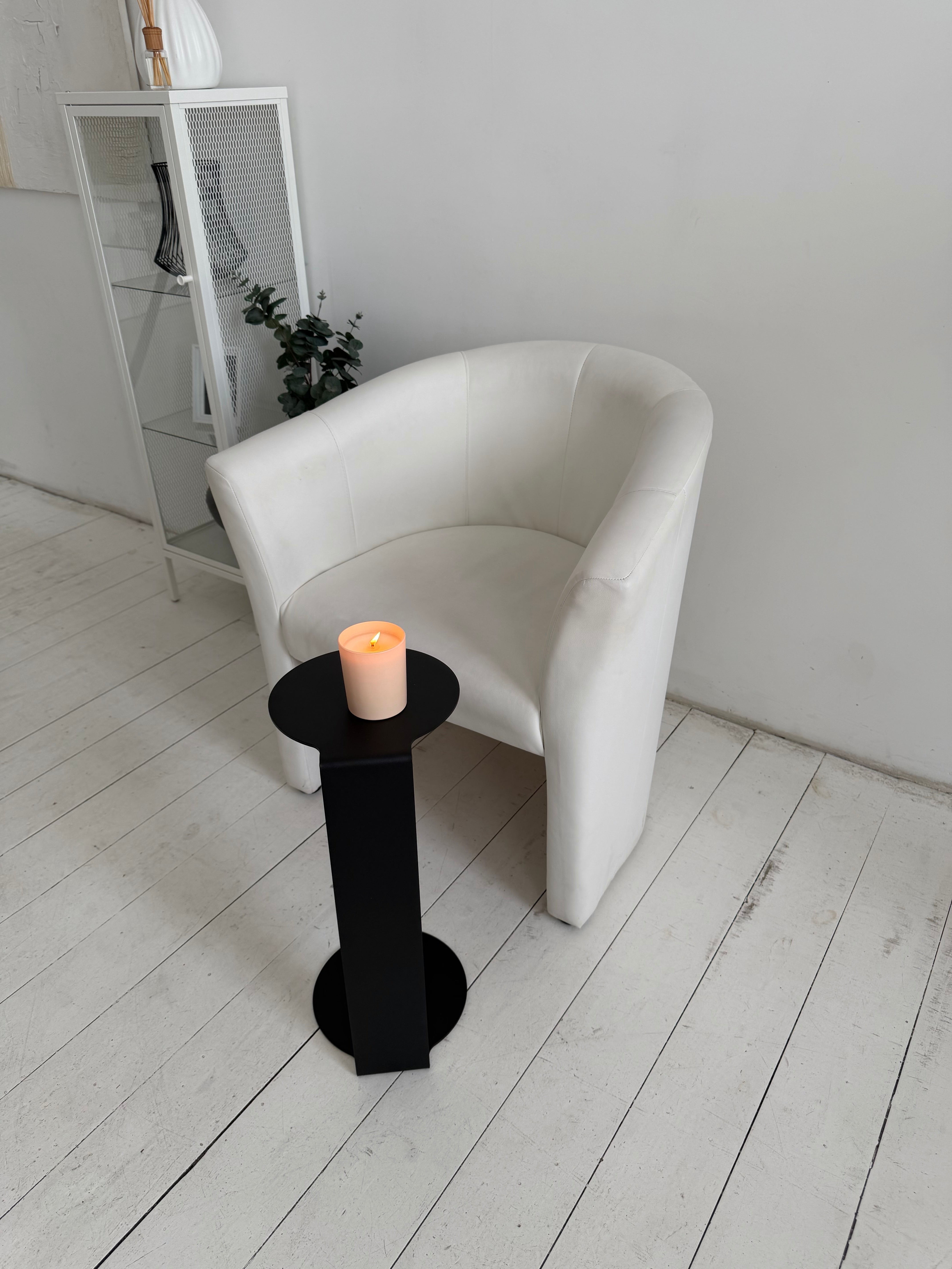 Tavolino rotondo in metallo – Acciaio verniciato a polvere minimalista, nero o bianco
