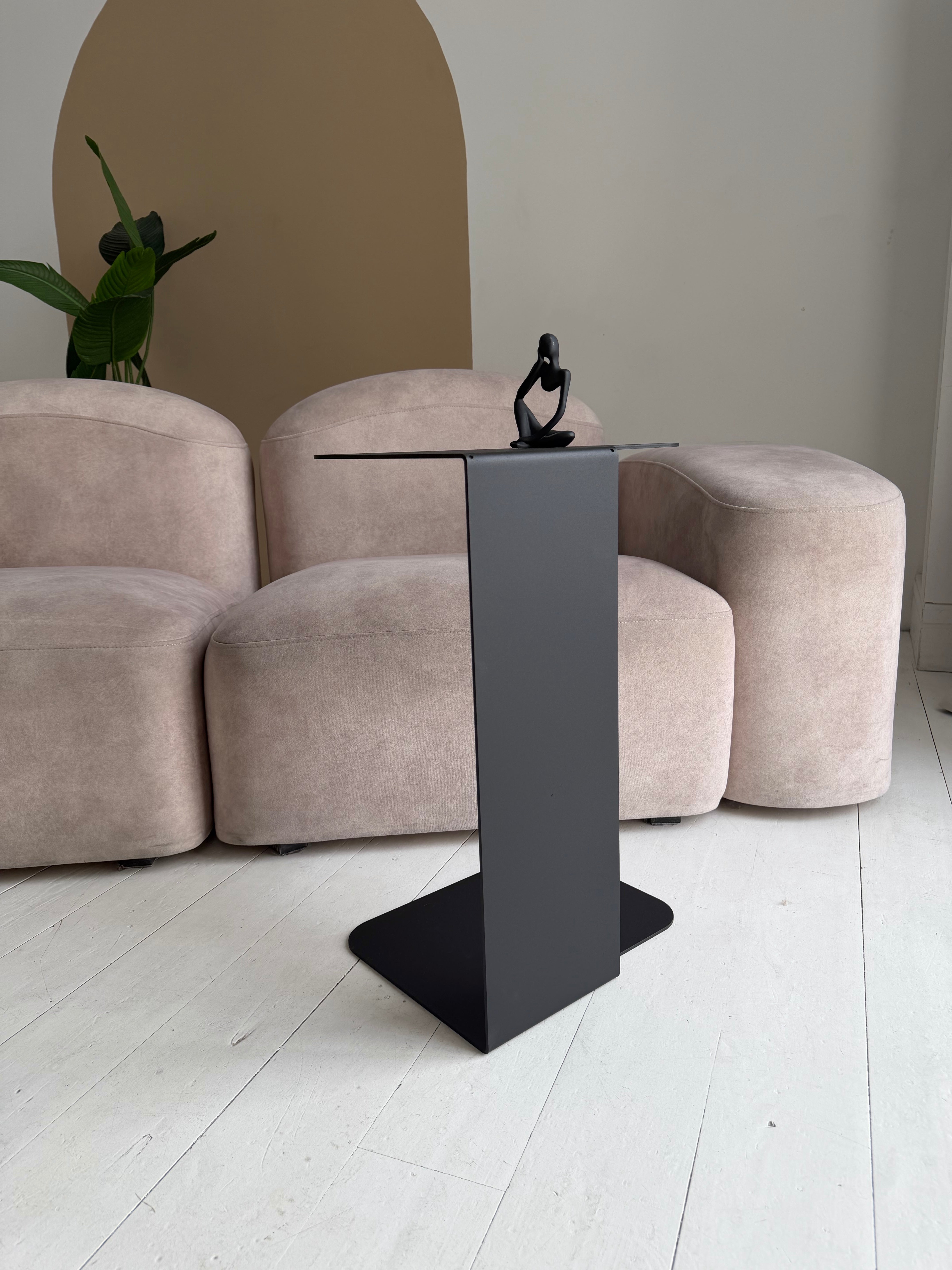 Tavolino laterale in metallo moderno e minimalista, tavolino da caffè