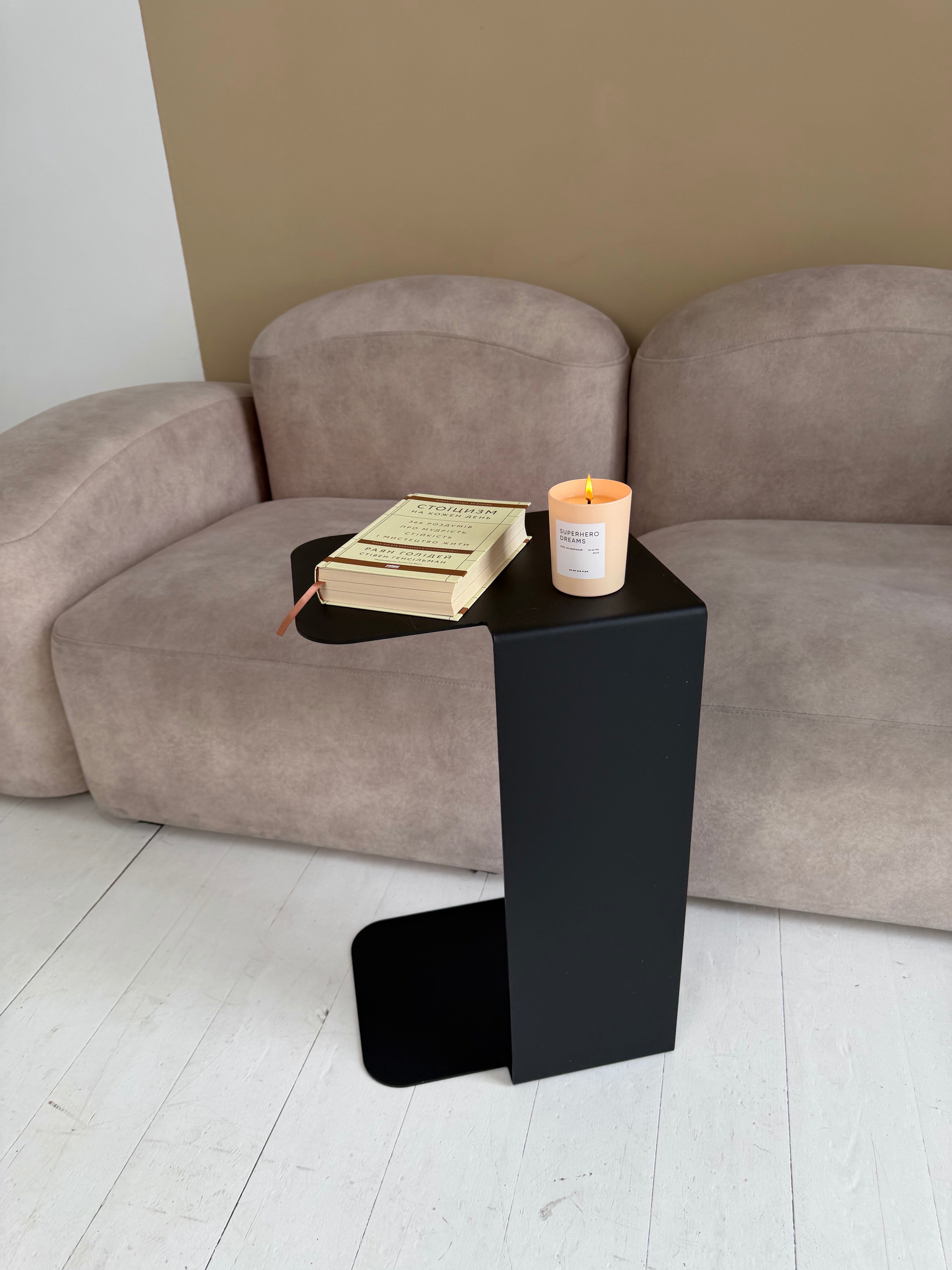 Tavolino laterale in metallo moderno e minimalista, tavolino da caffè