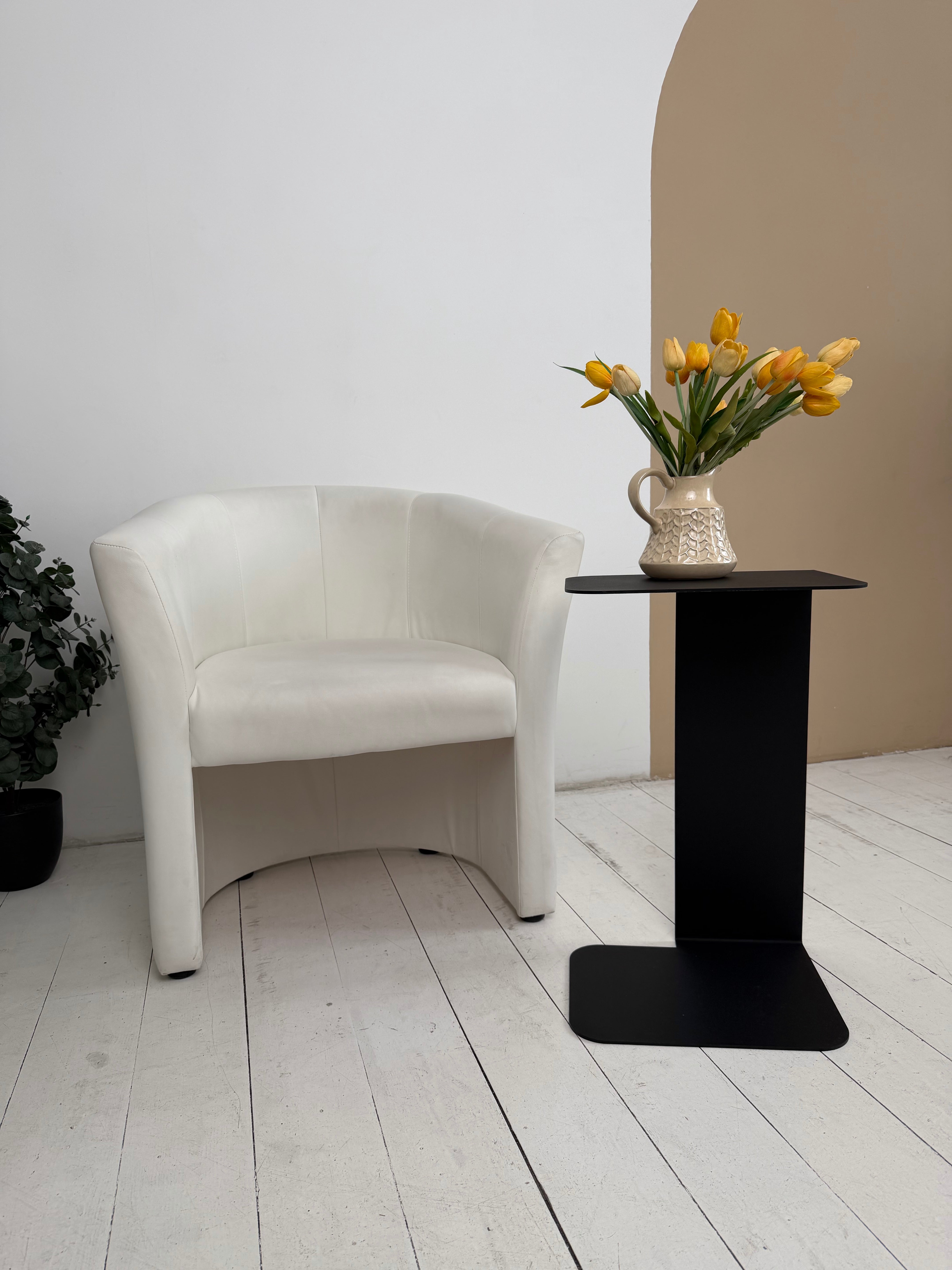 Tavolino laterale in metallo moderno e minimalista, tavolino da caffè